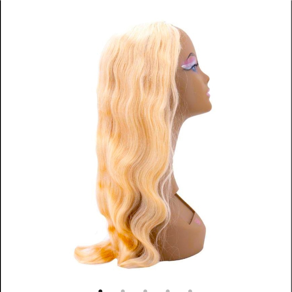 ✨✨Brazilian body wave 22 inch U part wig in blonde